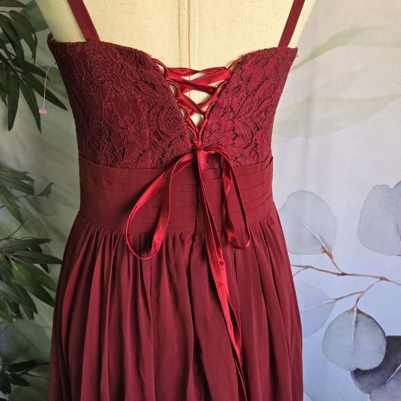 STAR BOX | Lace Up Formal Gown in Burgandy sz M - Picture 4 of 11